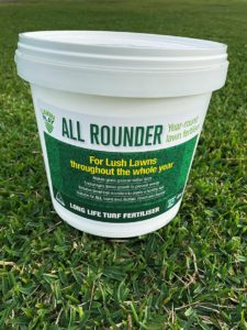 Lawn-Play-All-Rounder-Turf-Fertiliser-4kg-Lawn-Block-Ew.jpg